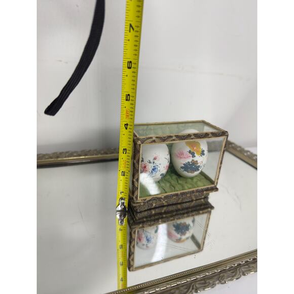 Beautiful Vintage Hand Painted Chinese Eggs with Florals in Glass Display Case - Picture 8 of 9